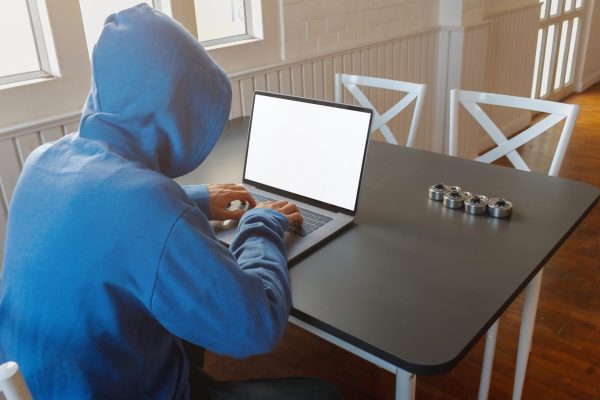 Hackers,Are,Using,The,Internet,To,Search,For,Code,And